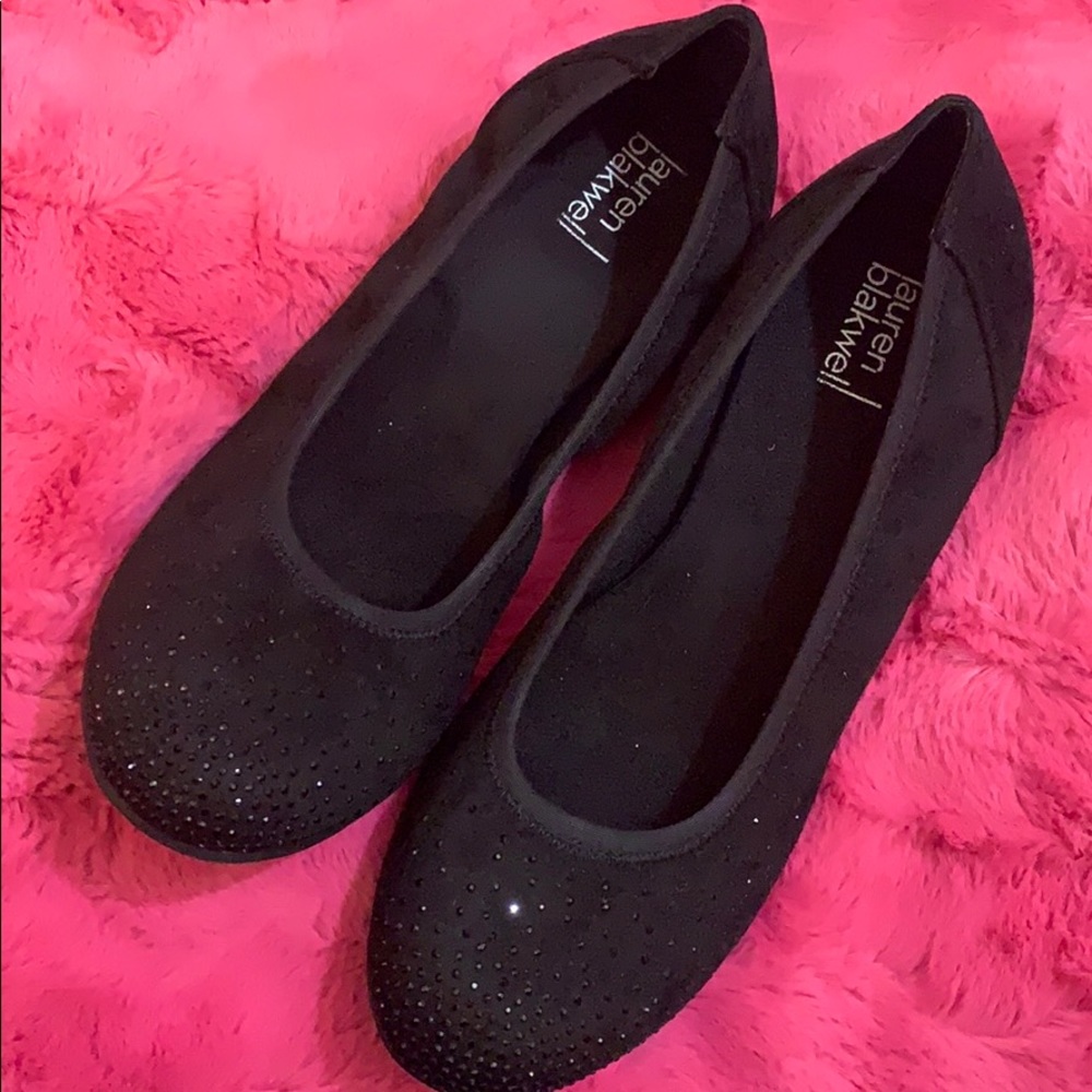 Brand new size 9 1/2 platform flats.